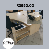 D08 - Cluster desk 3 x seater with pull out pedestal R3950.00